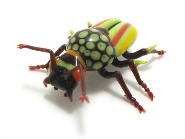 Thorny Dung-Muncher, glass bug by Wesley Fleming